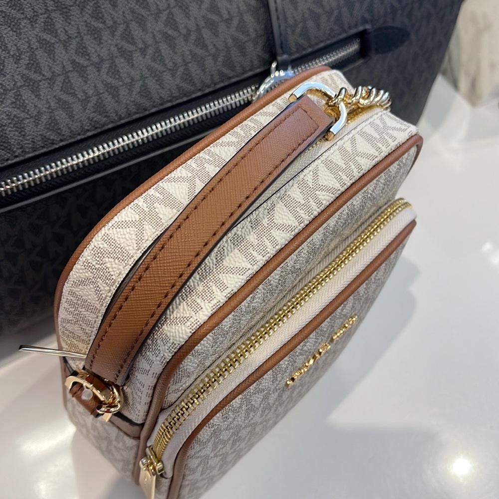 MICHAEL KORS Jet Set Travel Medium Logo Crossbody Flight Bag # 35F1GTVC2B NWT - Picture 3 of 16